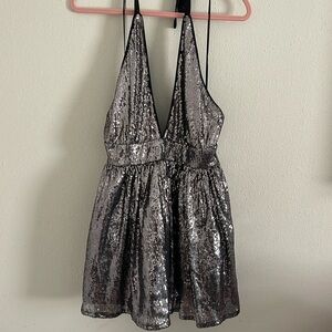 Foreign Exchange Halter Sz M